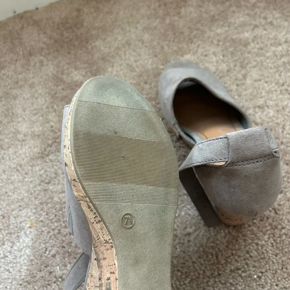 Big Buddha Gray Wedge Sandals - Picture 5 of 5